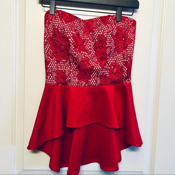 Windsor Red Strapless Top - Picture 10 of 11